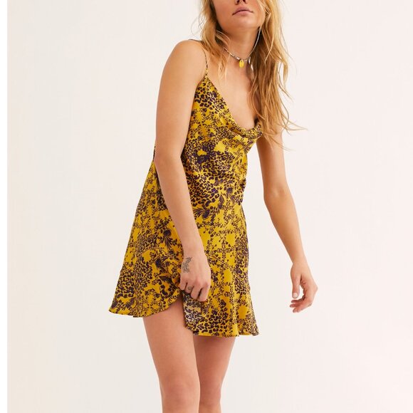 Free People Dresses & Skirts - FREE PEOPLE Women's Forever Fields Printed Slip Size XS In Gold